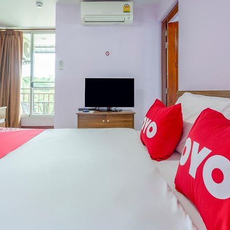 Oyo 1053 Bloom Guest House Chiang Mai Buitenkant foto