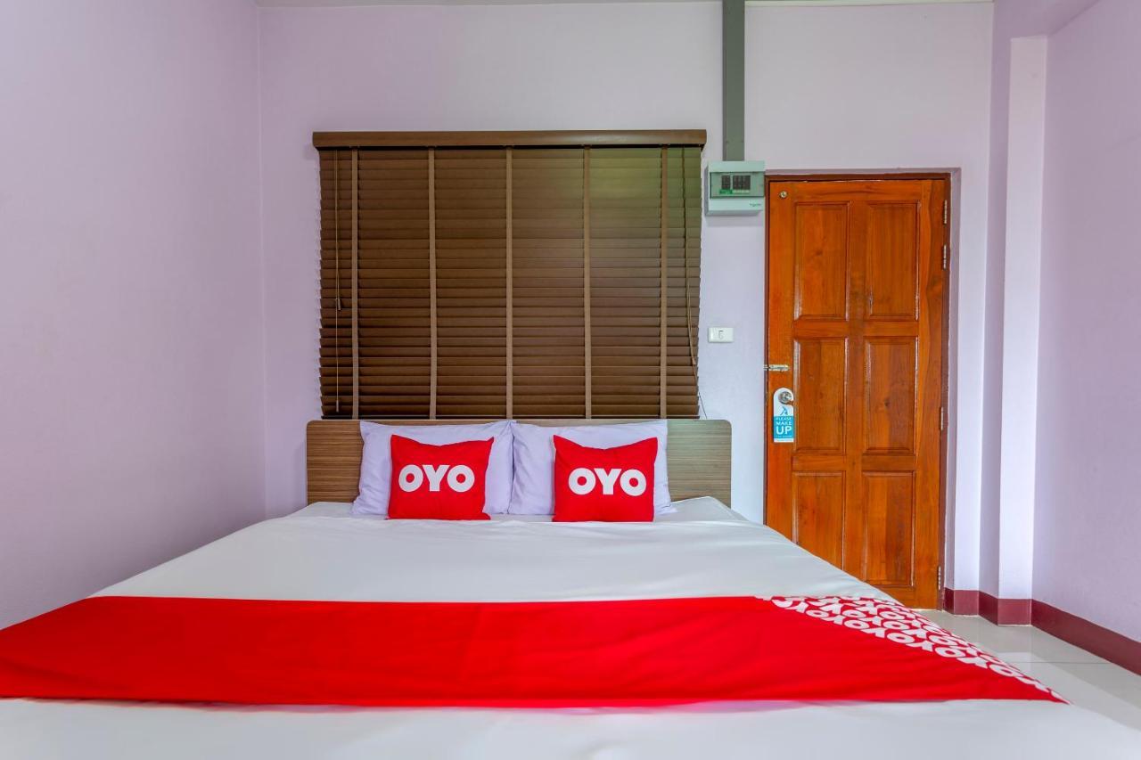 Oyo 1053 Bloom Guest House Chiang Mai Buitenkant foto