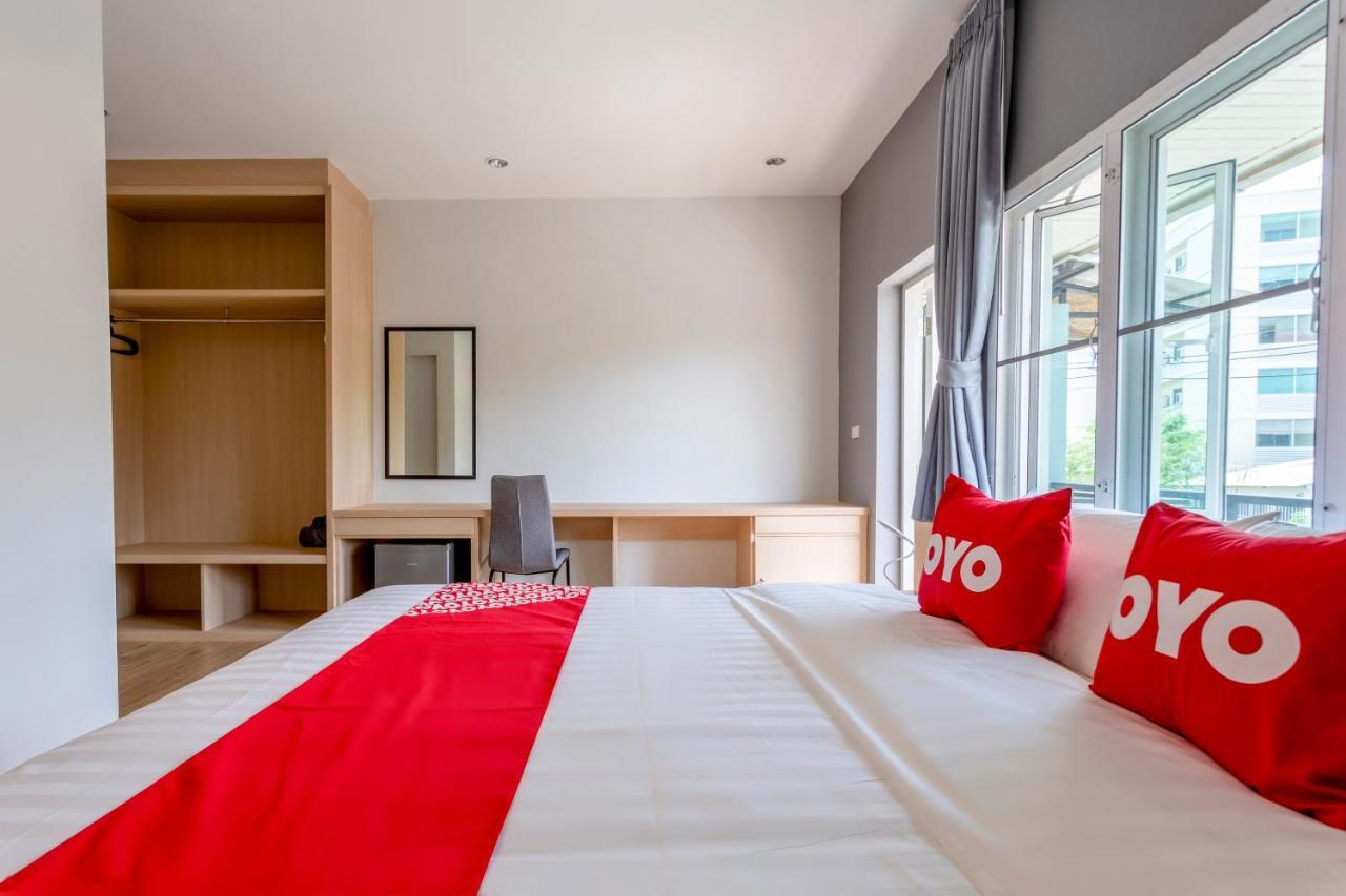 Oyo 1053 Bloom Guest House Chiang Mai Buitenkant foto