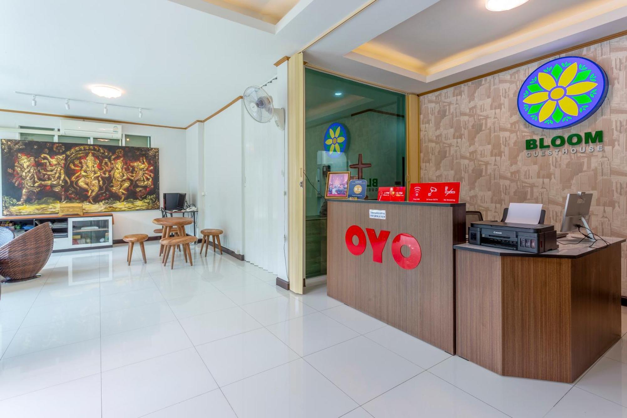 Oyo 1053 Bloom Guest House Chiang Mai Buitenkant foto