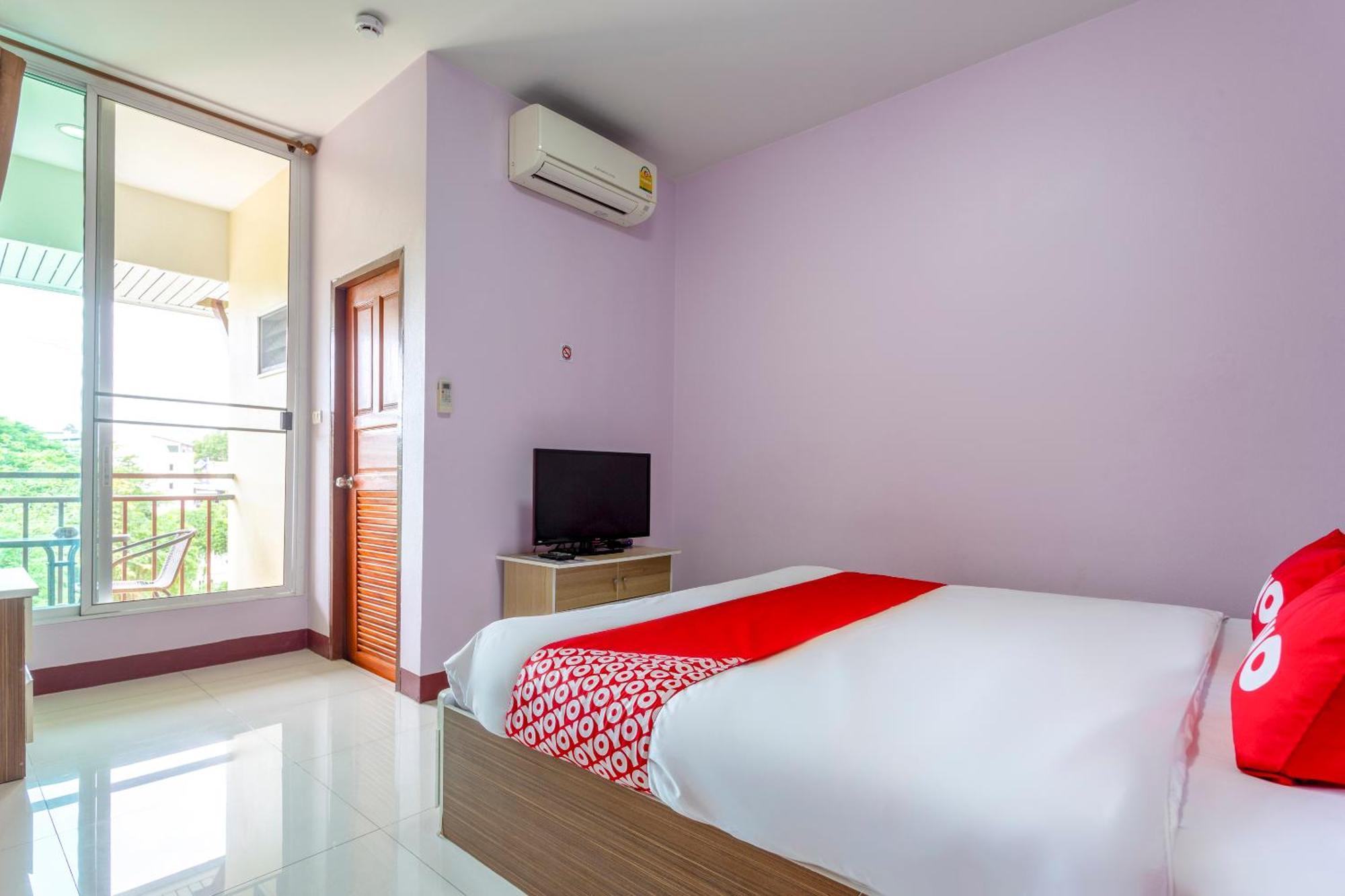 Oyo 1053 Bloom Guest House Chiang Mai Buitenkant foto