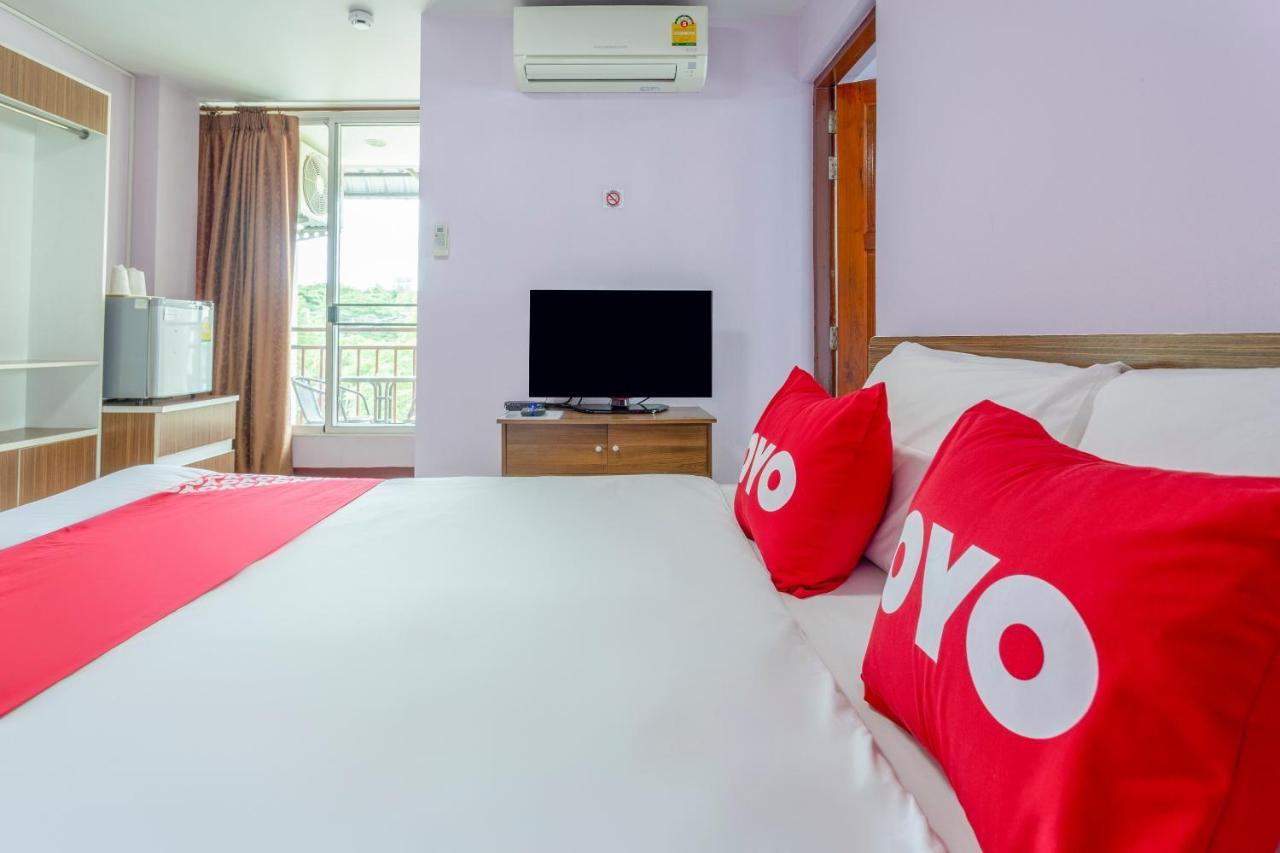 Oyo 1053 Bloom Guest House Chiang Mai Buitenkant foto