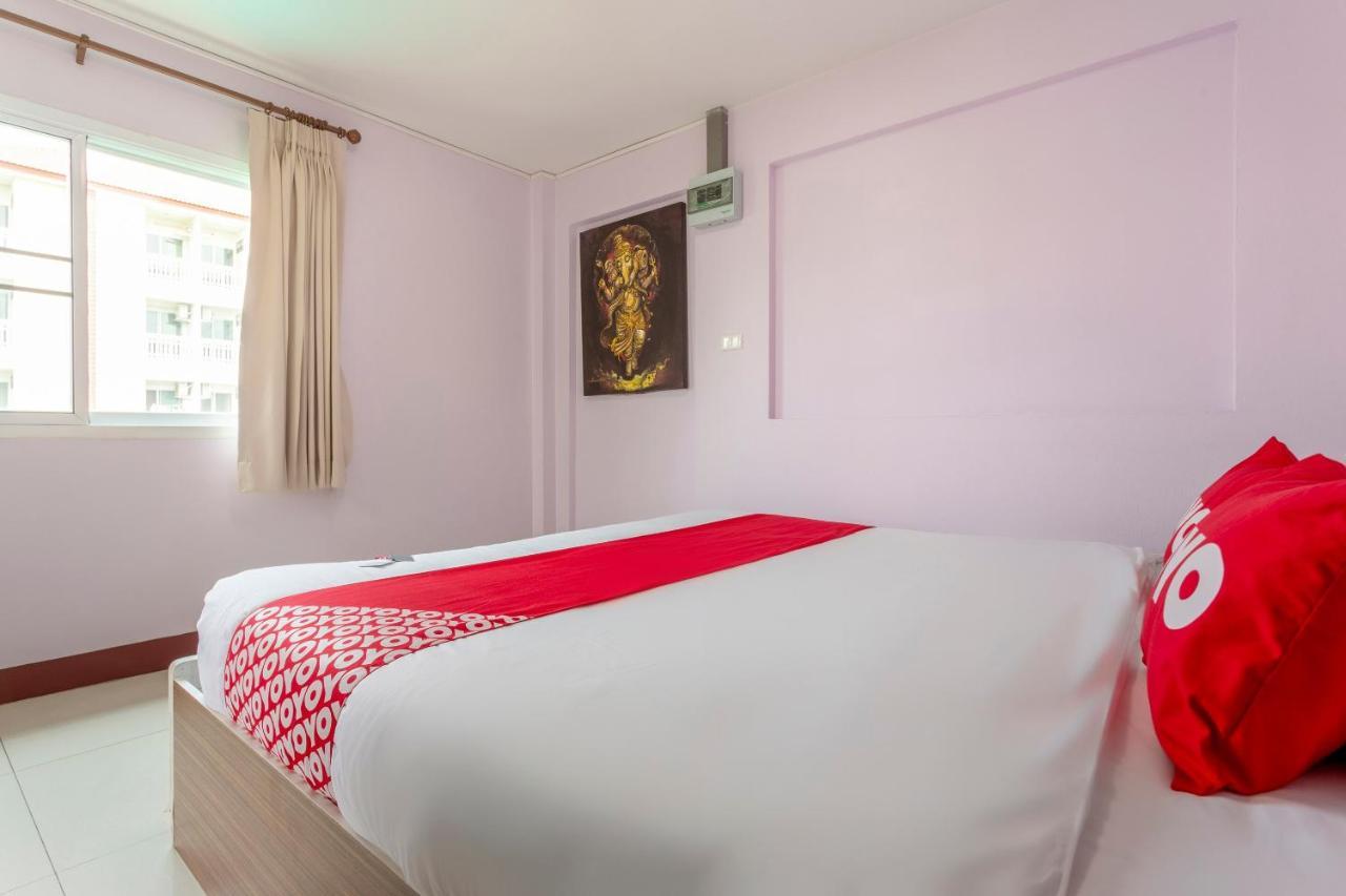 Oyo 1053 Bloom Guest House Chiang Mai Buitenkant foto