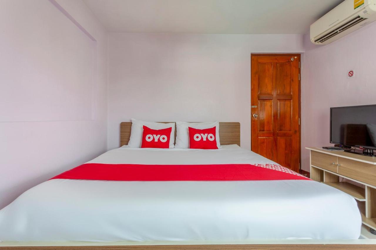 Oyo 1053 Bloom Guest House Chiang Mai Buitenkant foto