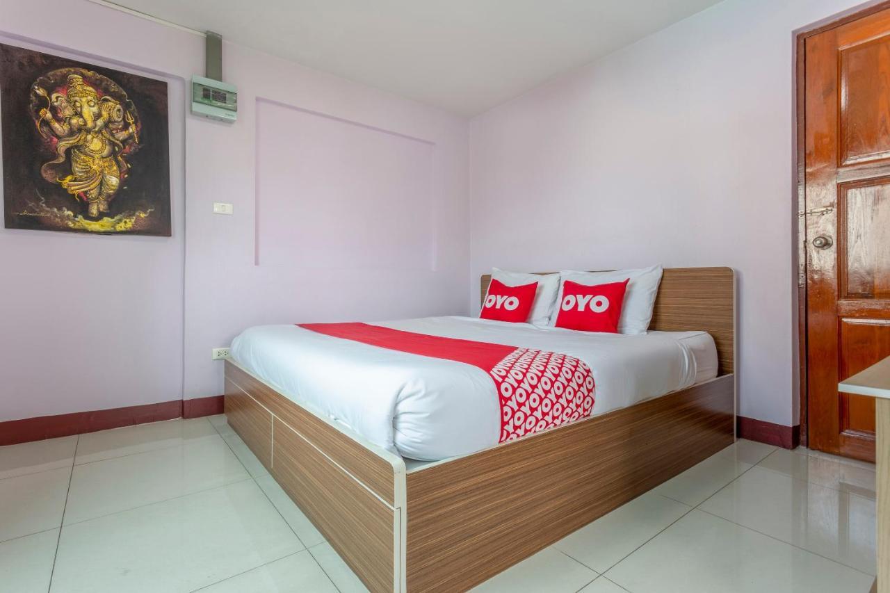 Oyo 1053 Bloom Guest House Chiang Mai Buitenkant foto