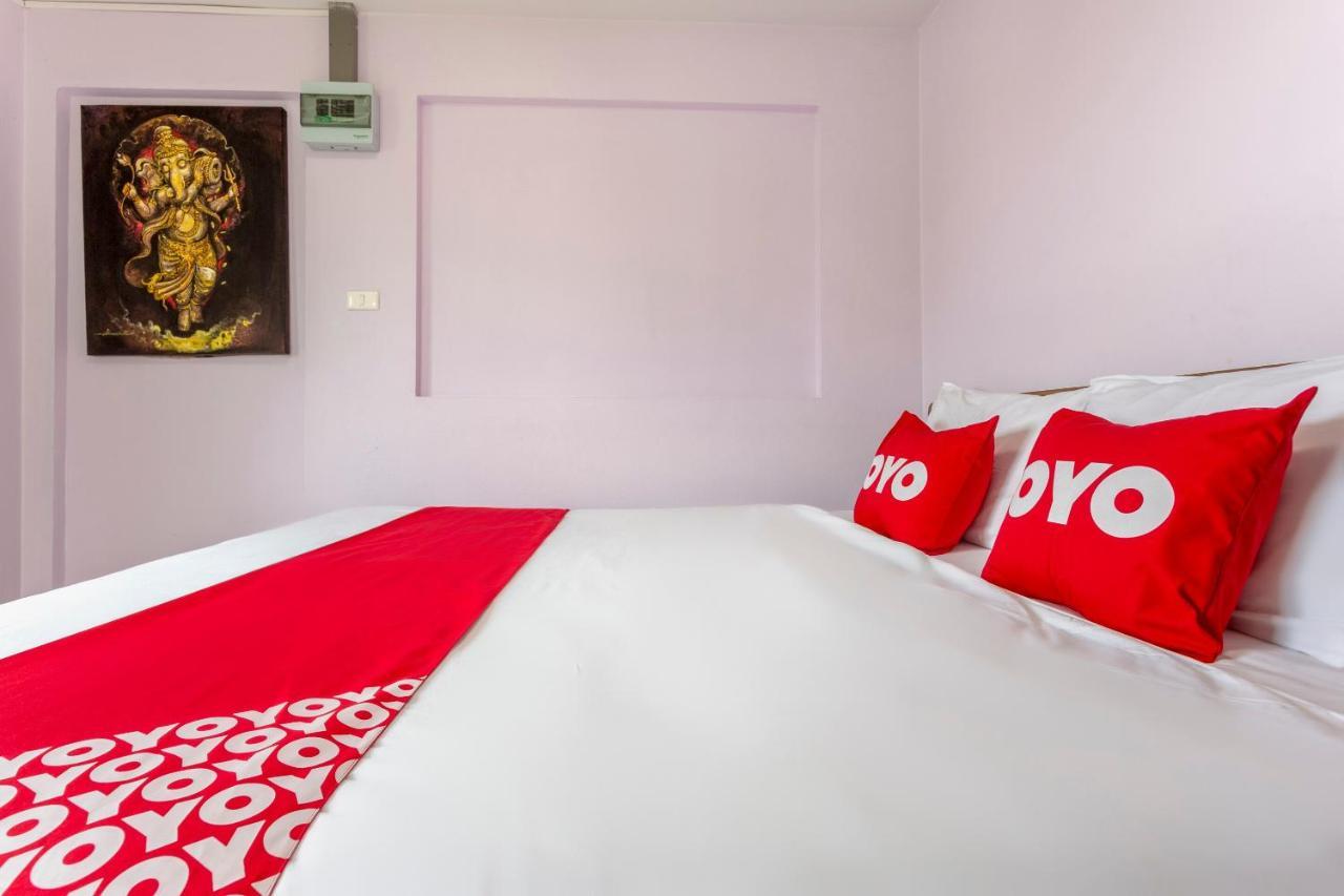 Oyo 1053 Bloom Guest House Chiang Mai Buitenkant foto