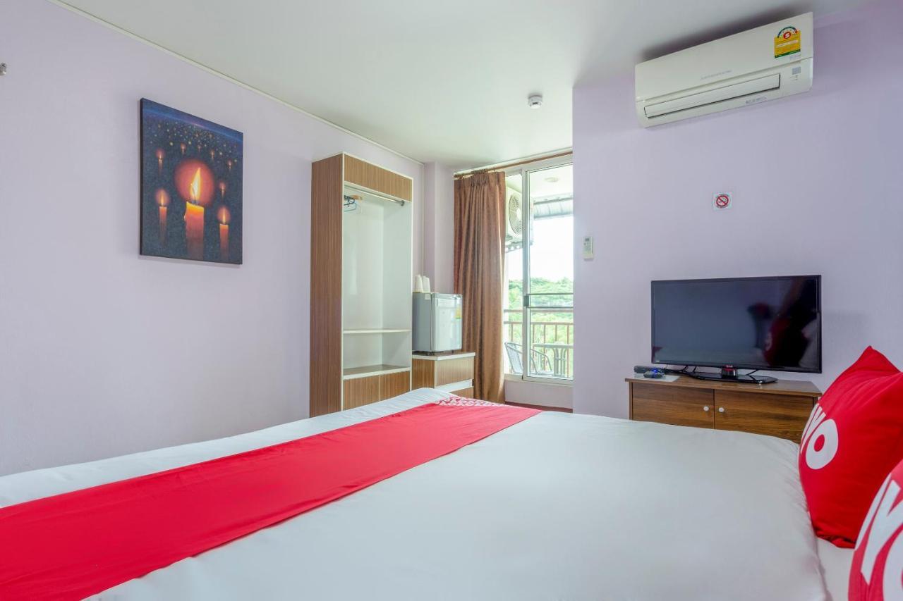 Oyo 1053 Bloom Guest House Chiang Mai Buitenkant foto